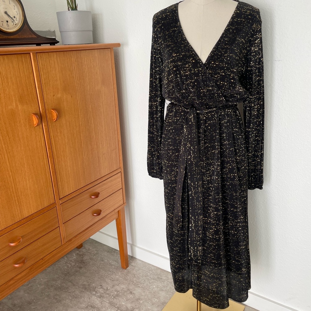 ASOS Black and Silver Long Sleeve V-Neck Cocktail Gown